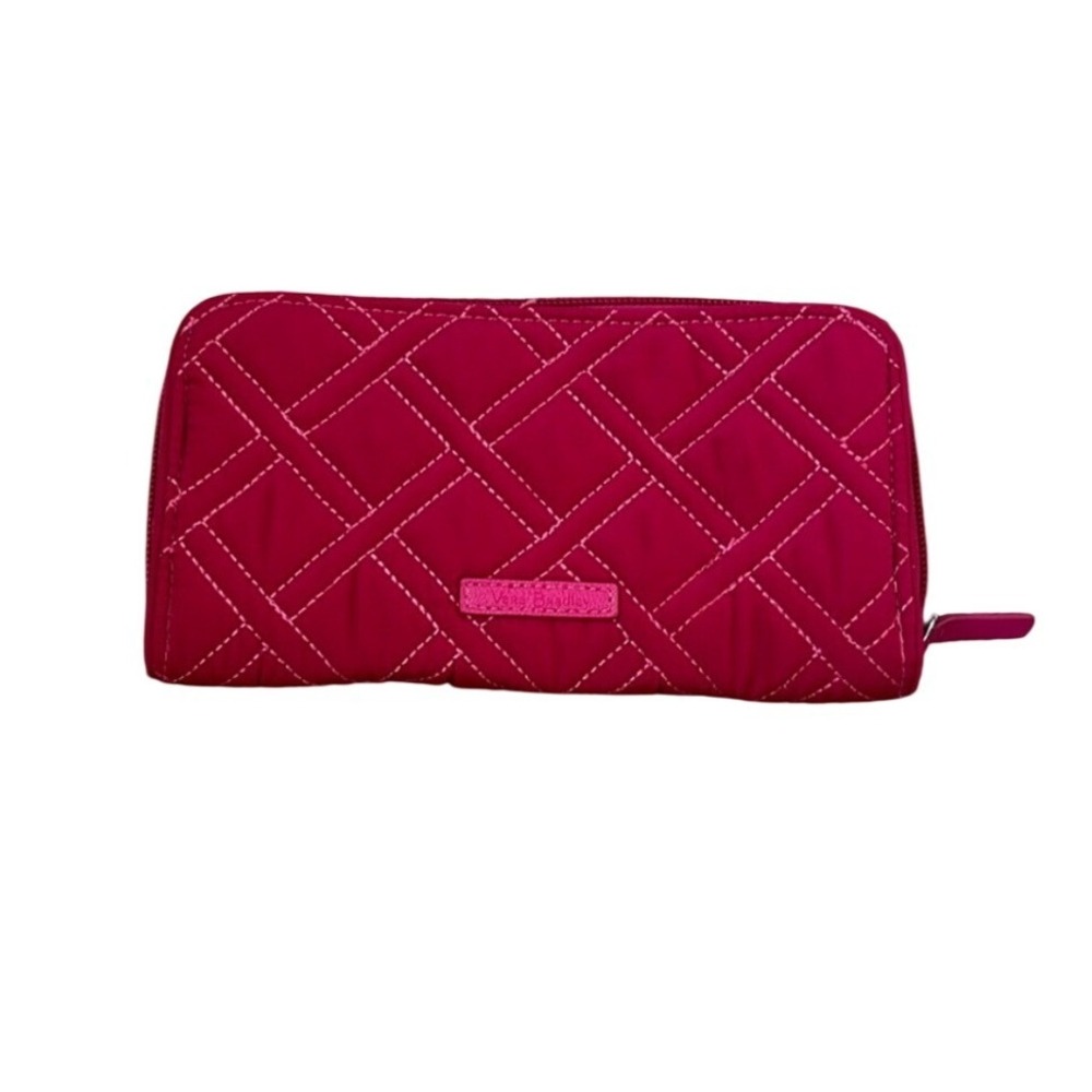 Vera Bradley Quilted Berry Pink Microfiber Zip Around Wallet Floral‎ Lining
